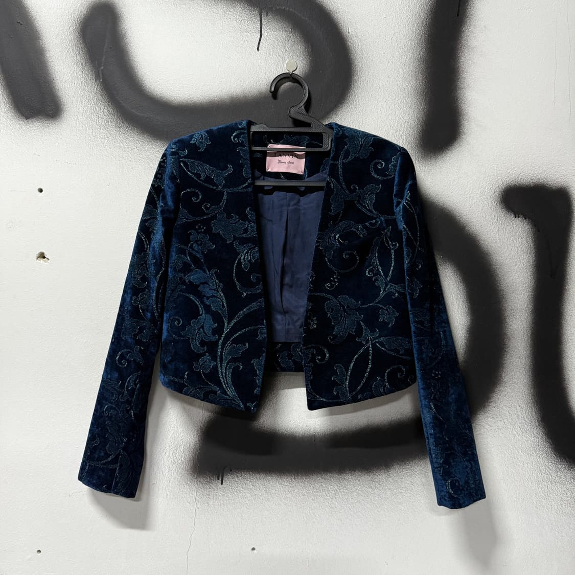 백화점판 랑방 16fw 벨벳 메탈릭 오리엔탈 크롭 자켓 상품이미지1