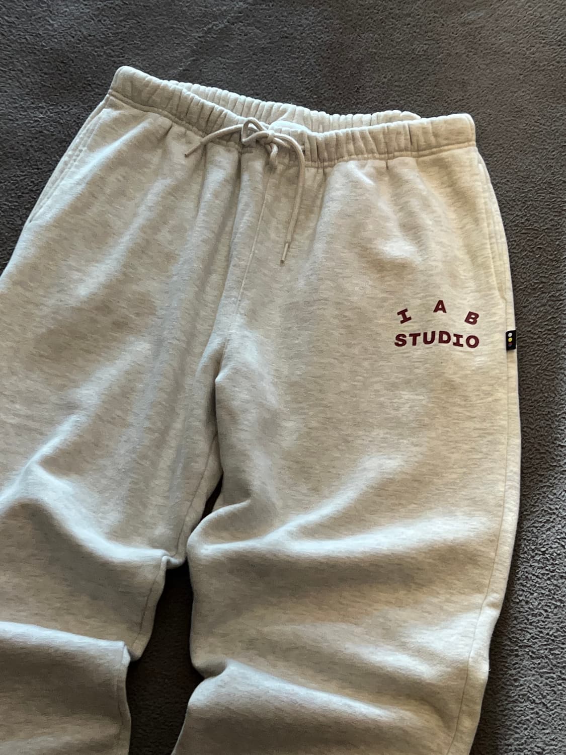 아이앱 스튜디오 오트밀 버건드 스웻 처분  상품이미지2