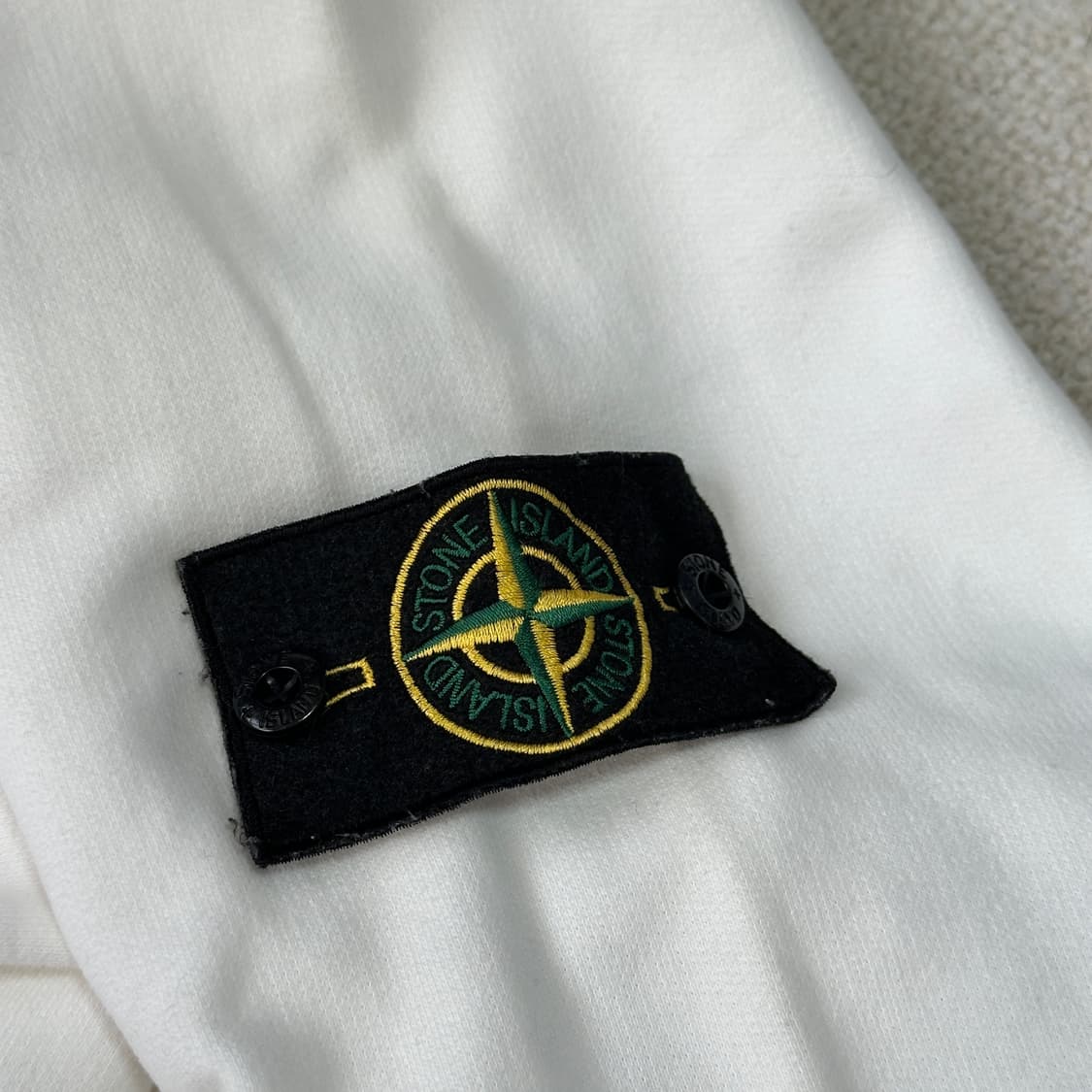 스톤아일랜드 21FW 와펜패치 크루넥 기모 맨투맨 상품이미지6