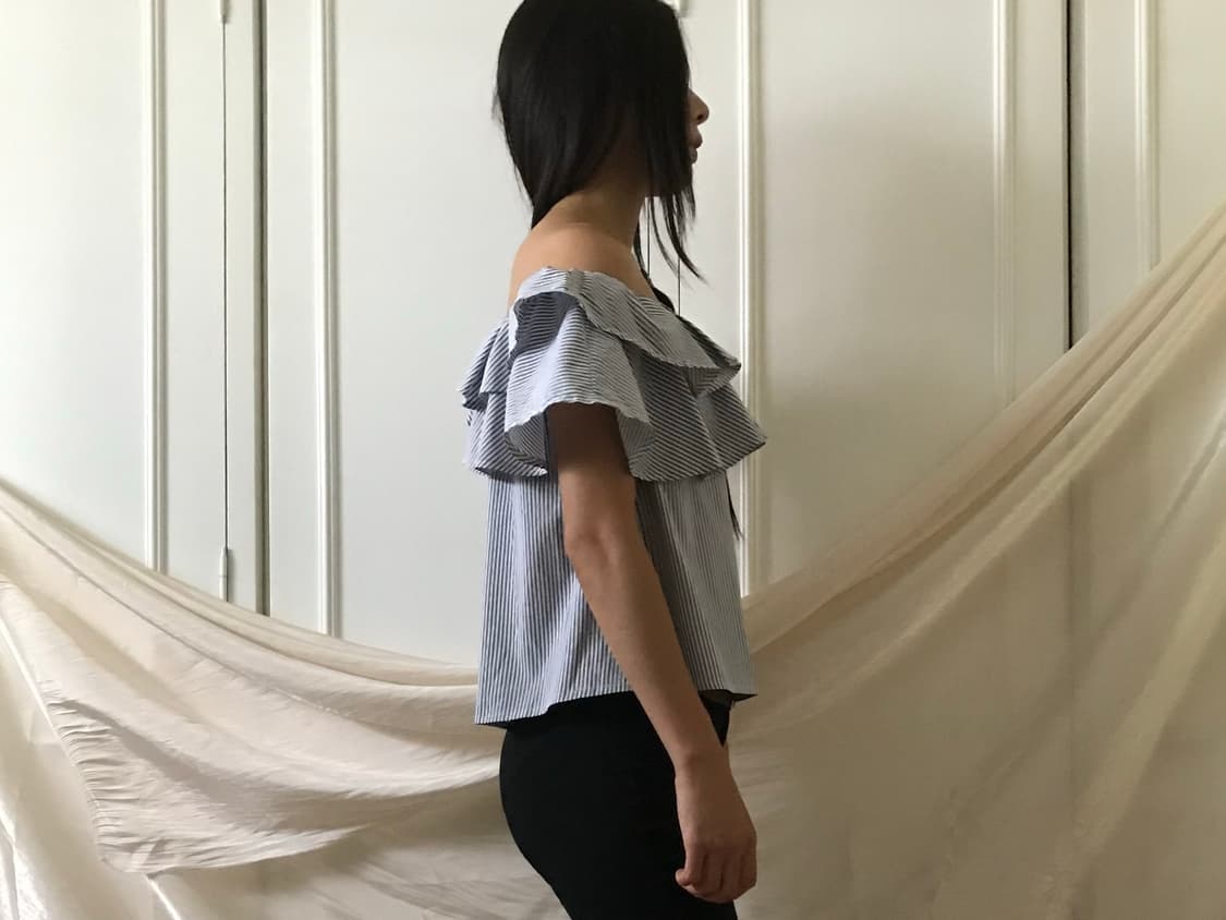 sprite frill unbalance off-shouldeer 상품이미지3