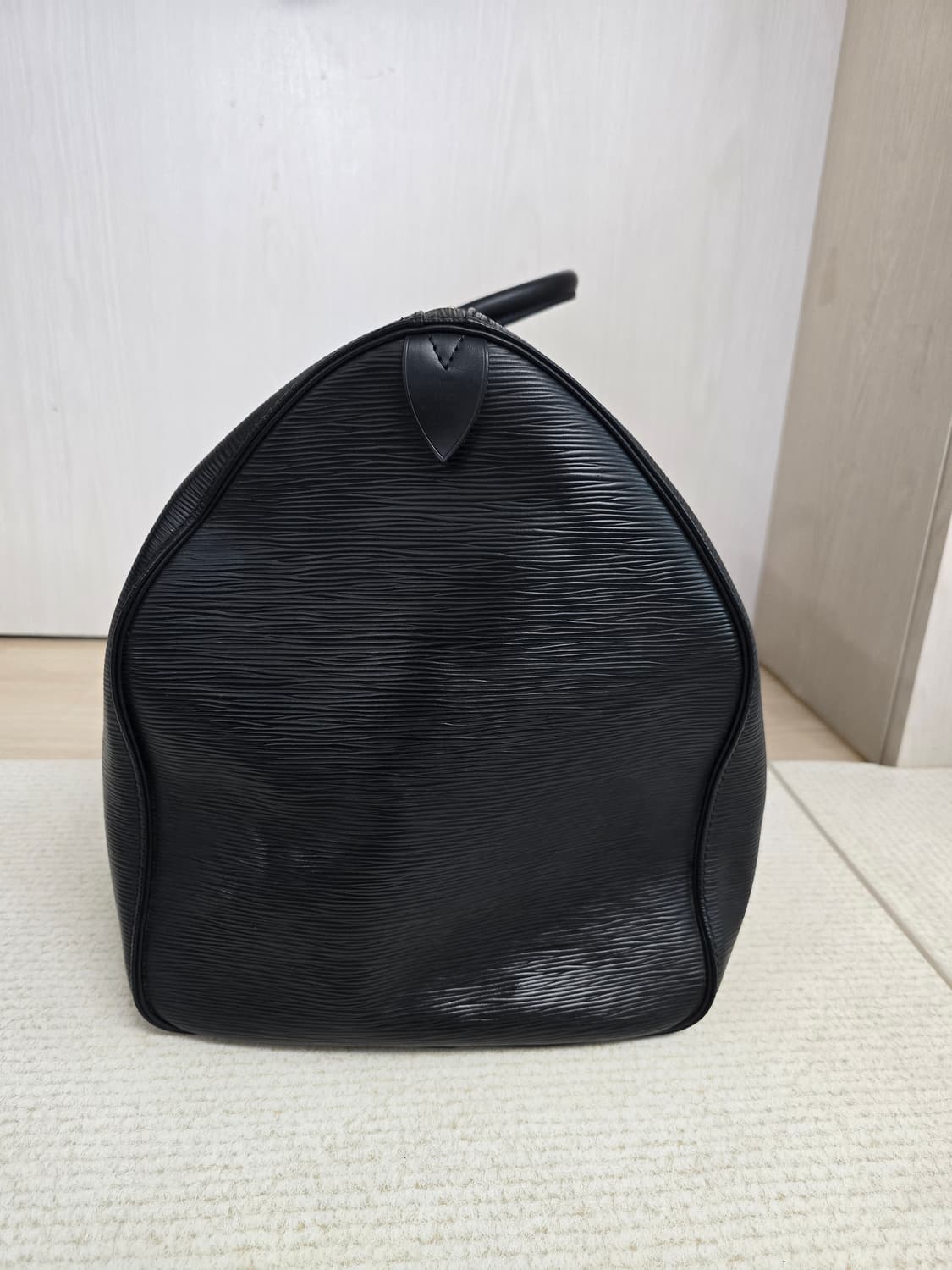 루이비통 에삐 키폴 블랙 보스턴백 60 상품이미지6