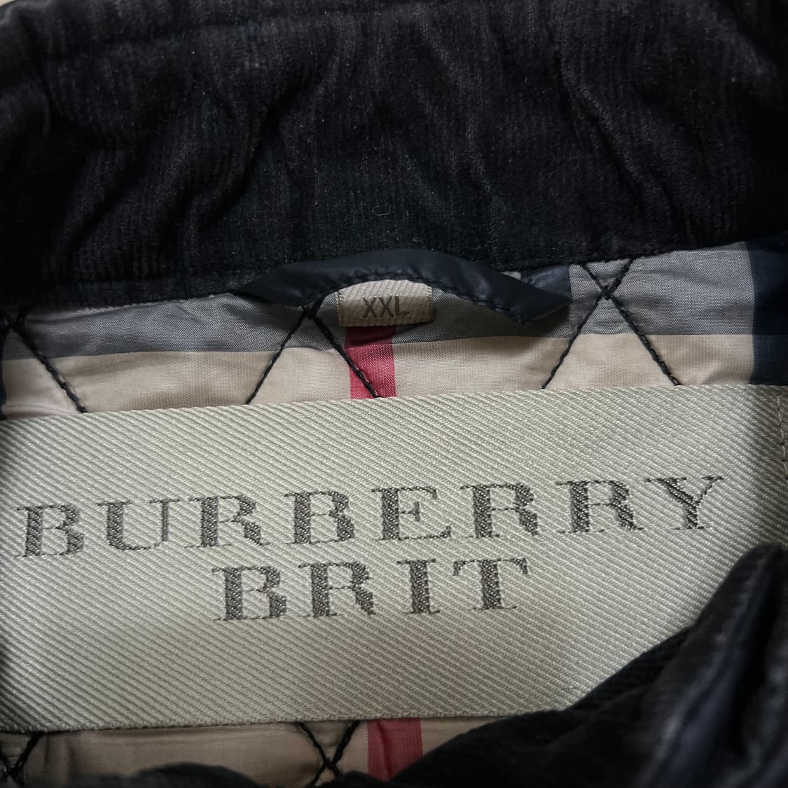 버버리 브릿 여성 노바체크 안감 퀼팅자켓 [블랙] 2XL/110 상품이미지4