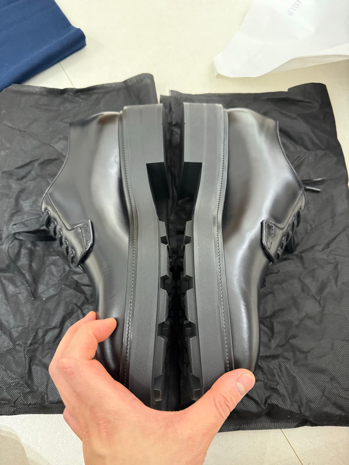 (새제품) PRADA 프라다 브러쉬드 가죽 더비 슈즈 상품이미지4