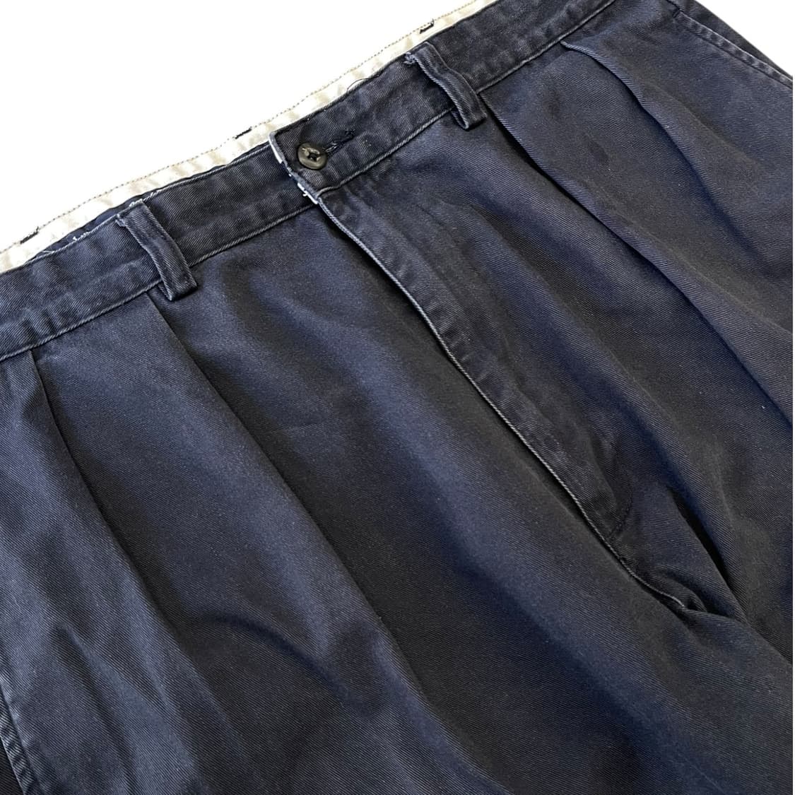 폴로 랄프로렌 네이비 투턱 치노 팬츠 상품이미지4