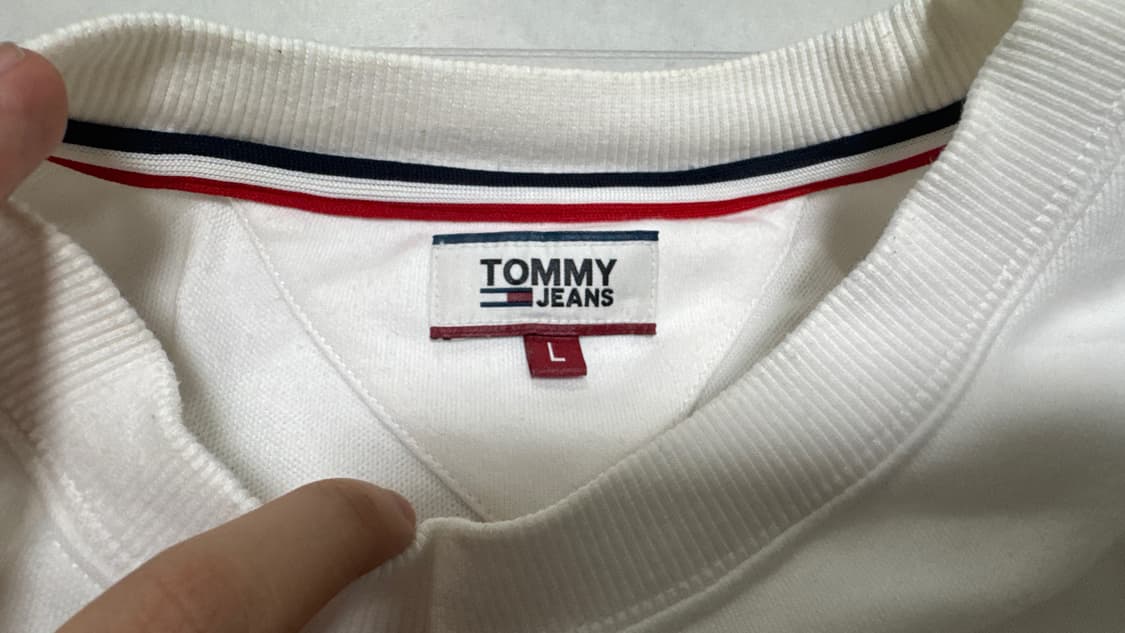 타미진스 컬러 자수 화이트 맨투맨 상품이미지4