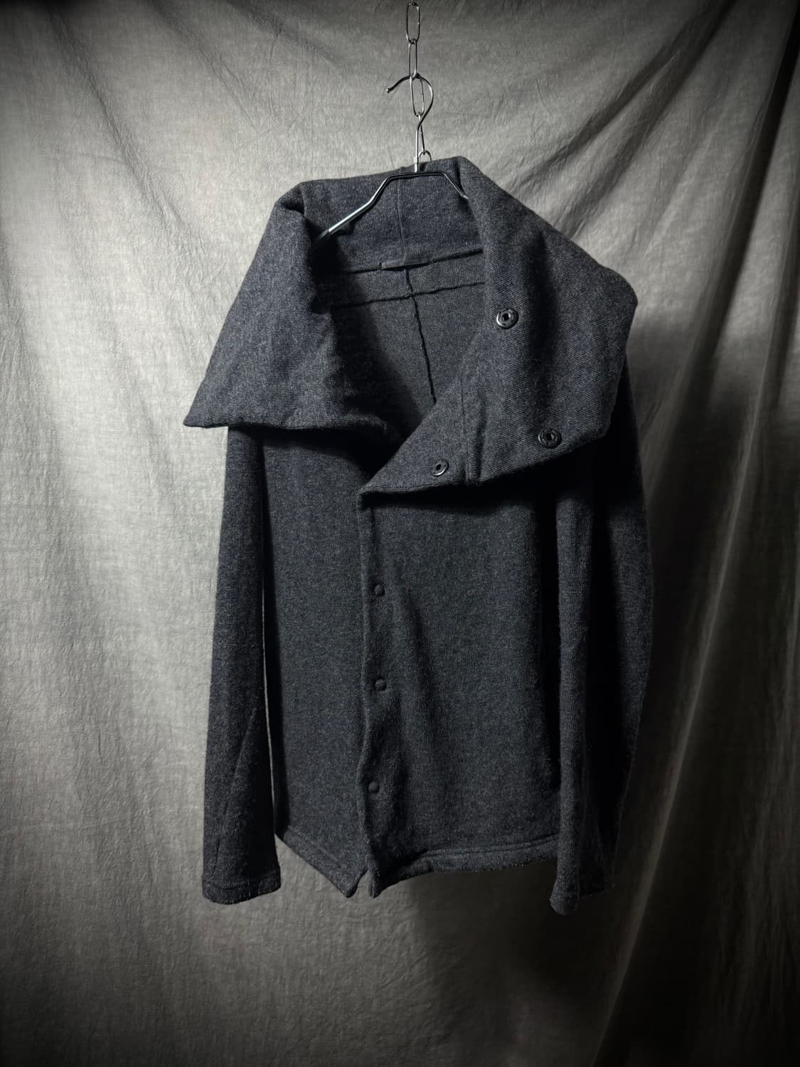 The Viridi Anne Asymmetric Cadigan 상품이미지2