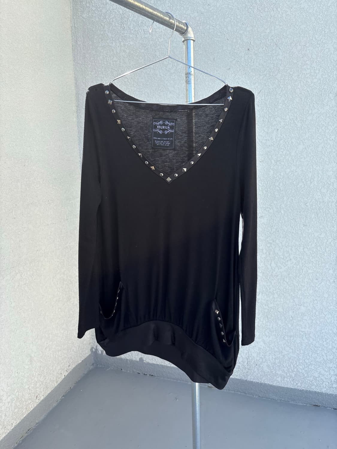 45 stud v-neck pocket top 상품이미지1