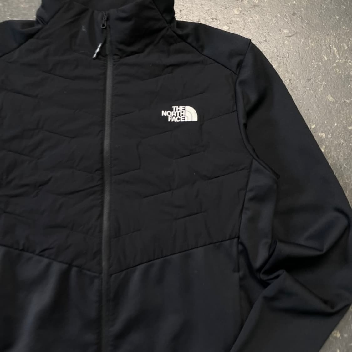 100 노스페이스 필드 하이브리드 방풍 경량패딩 상품이미지2