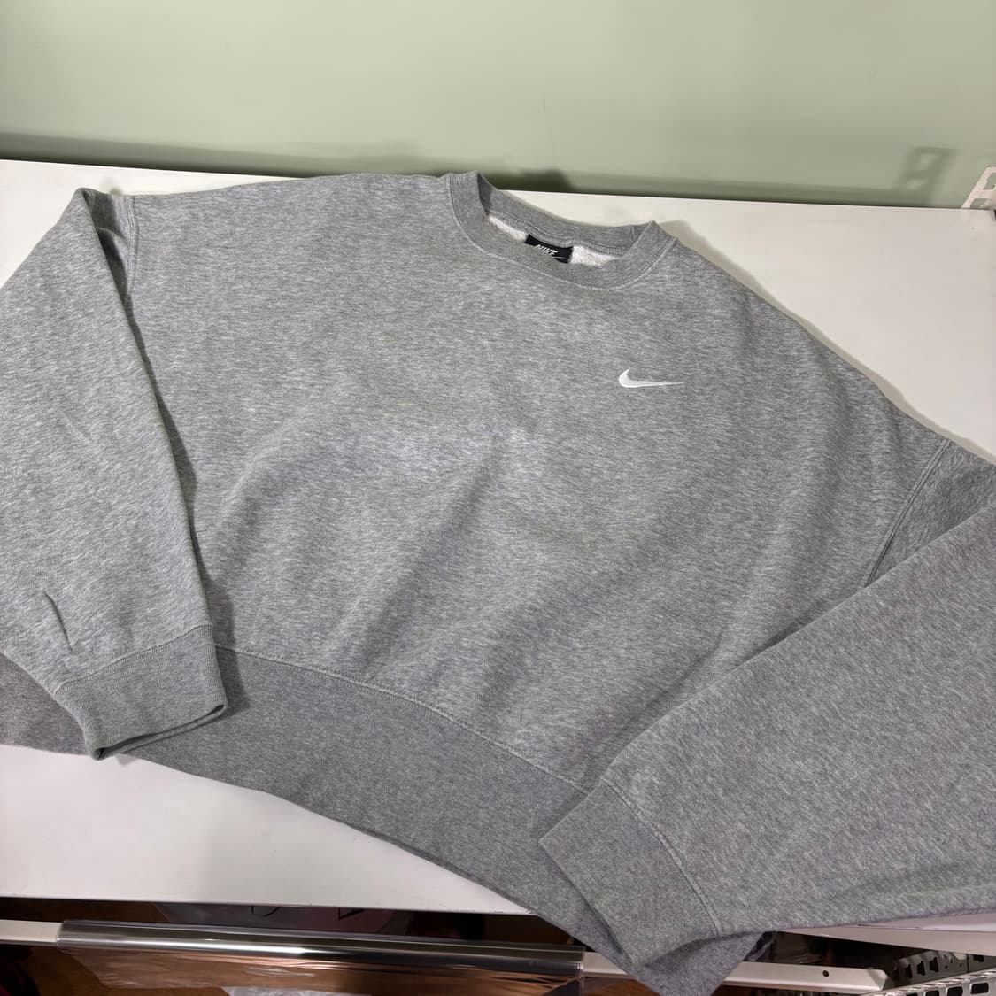 우먼FREE 나이키 그레이 오버핏 숏 맨투맨 상품이미지1