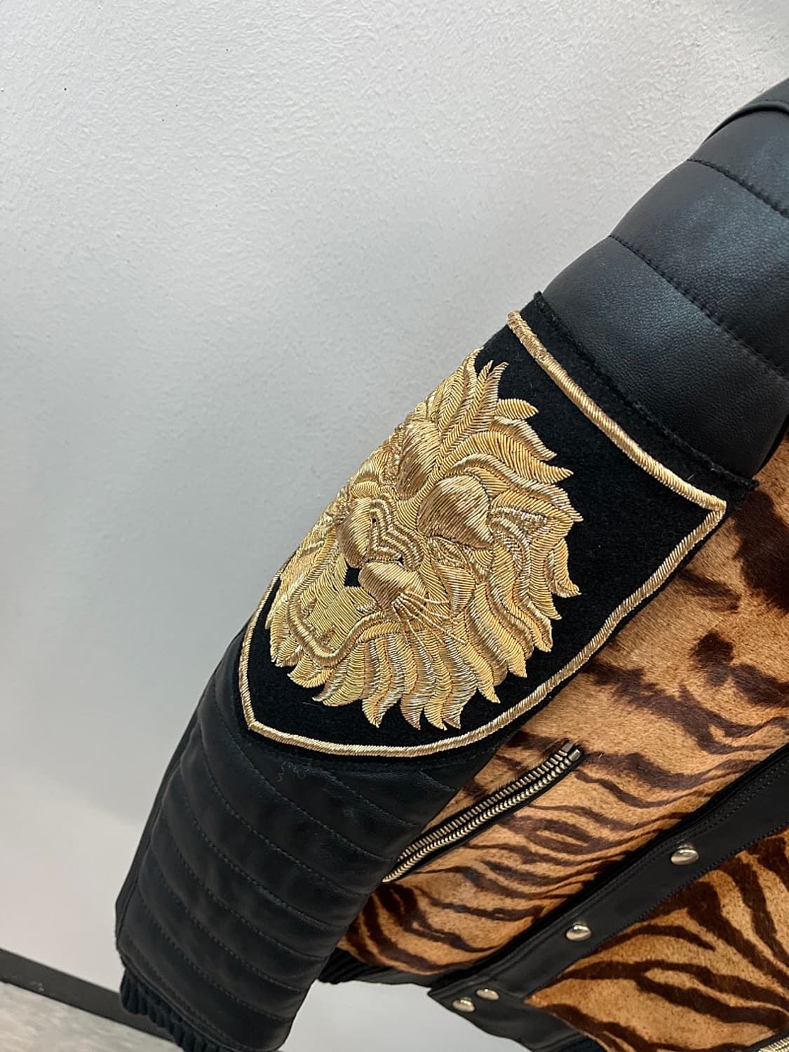 95) 발망 컬렉션 타이거 송치 가죽자켓  상품이미지3