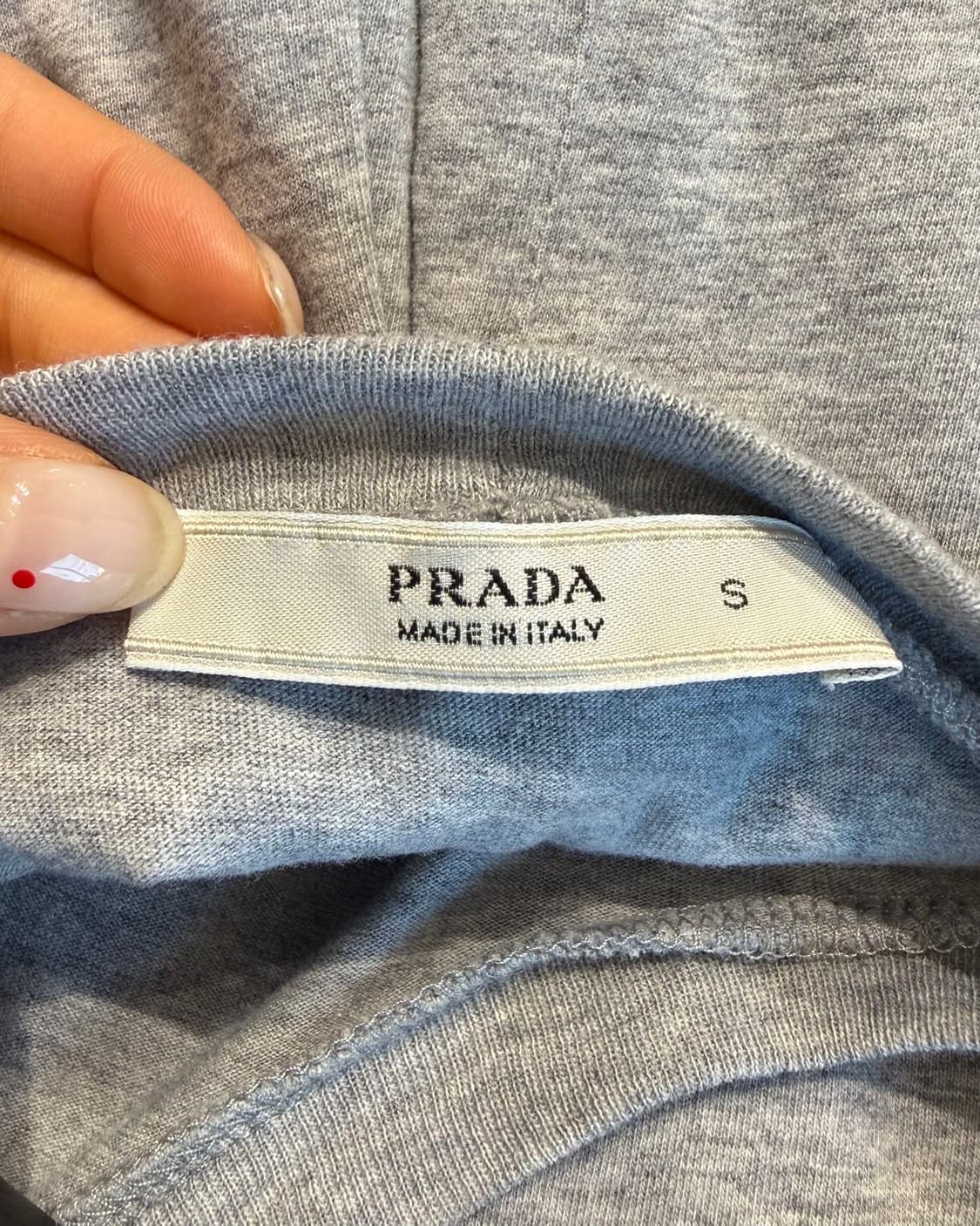 프라다 그레이 백 셔링 하프티 상품이미지8