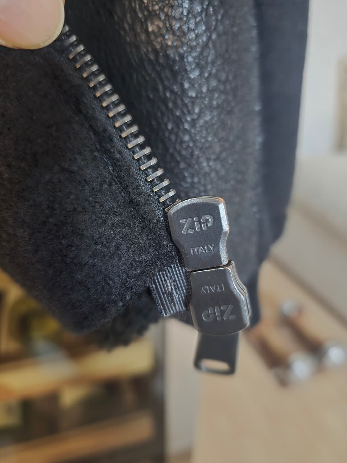 트랜짓 Transit 무스탕 가죽자켓 L사이즈입니다. 상품이미지6