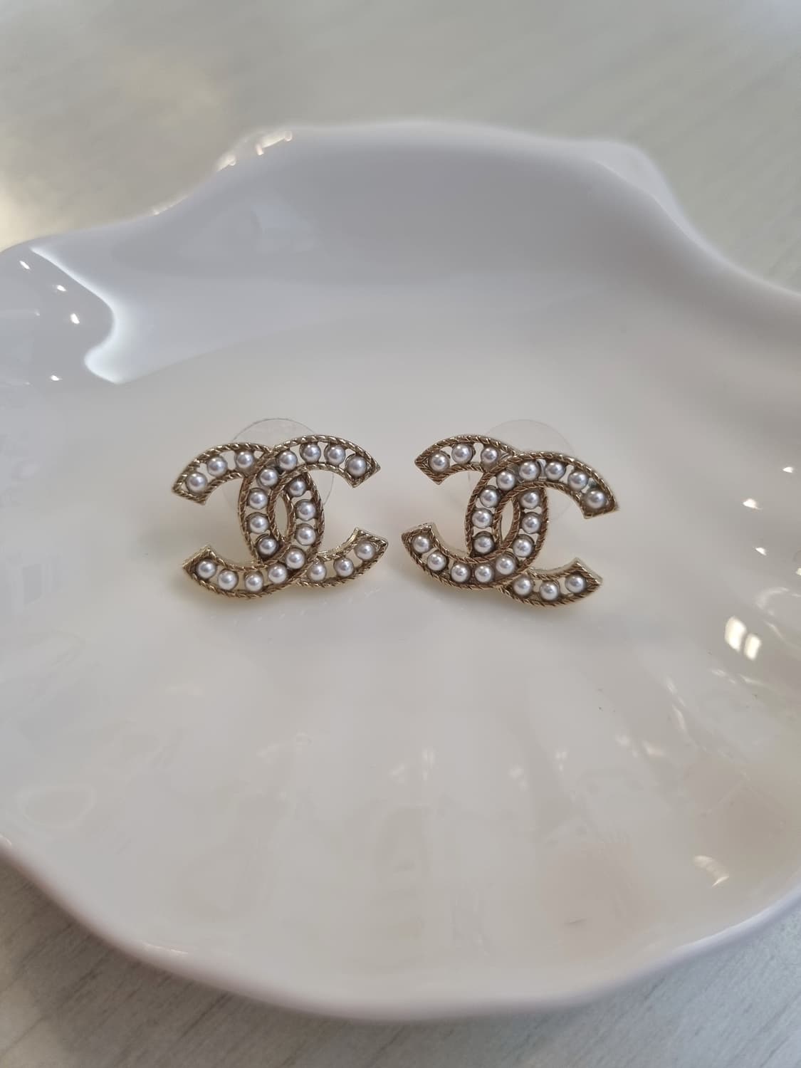 샤넬 진주 CC로고 귀걸이 업사이클링 상품이미지4