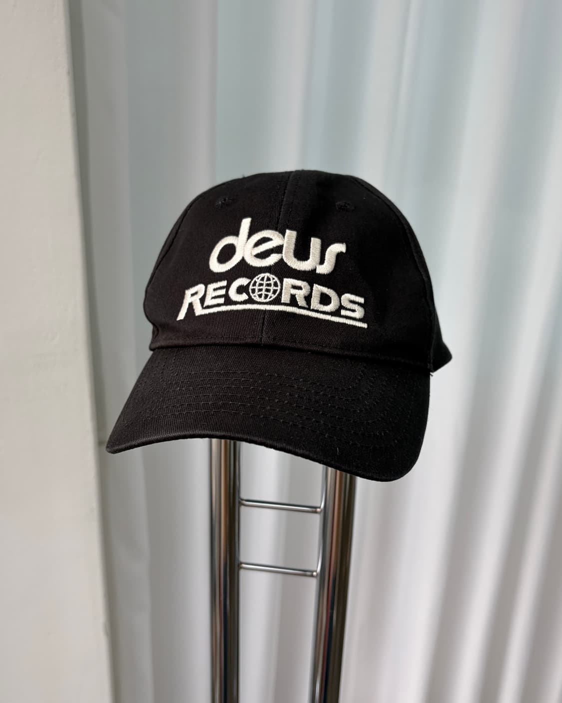 데우스 엑스 마키나 Deus Ex Machina 레코드 캡 블랙 상품이미지2