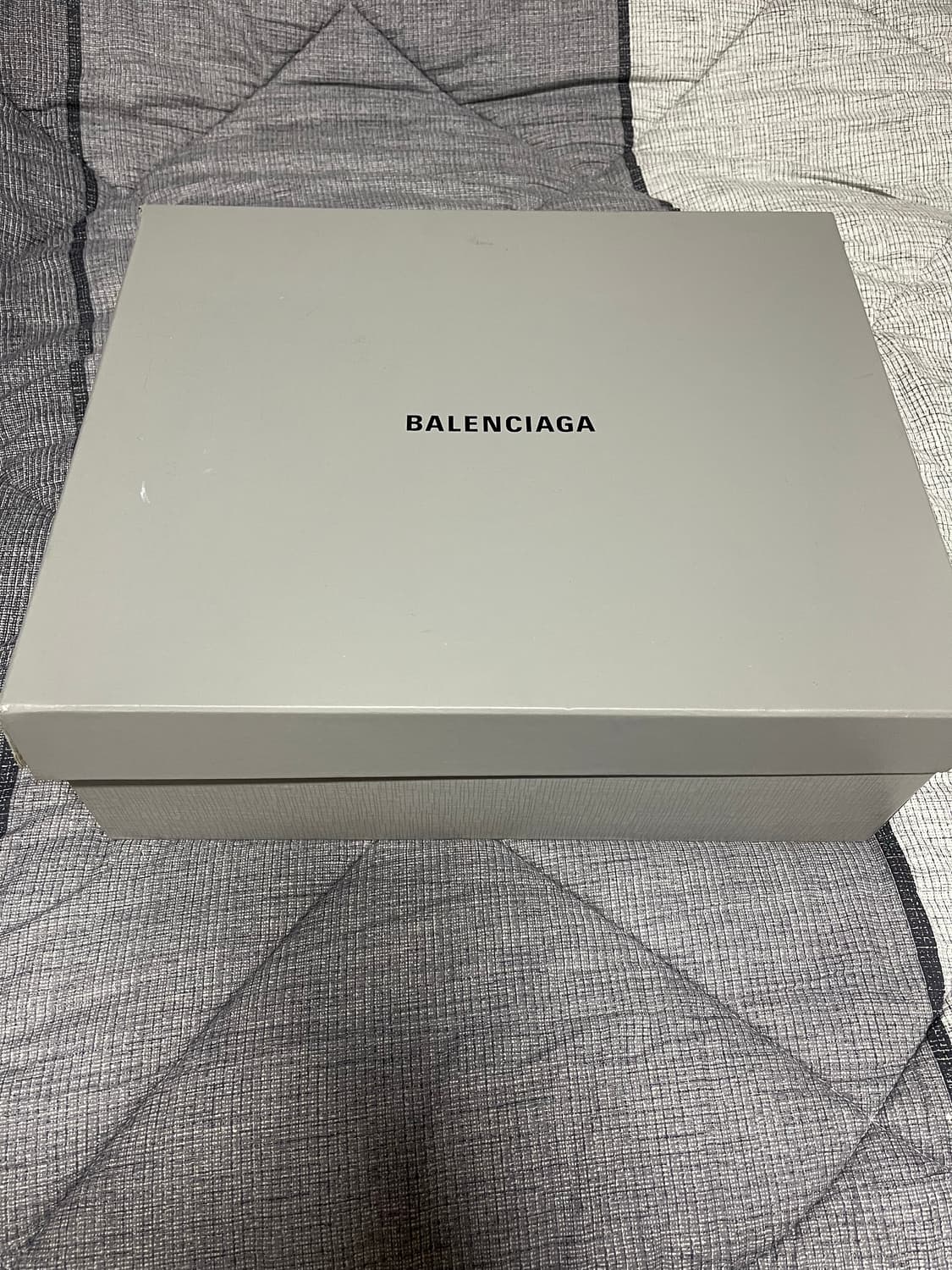 발렌시아가 메탈로고 더비 41사이즈 새상품 상품이미지9