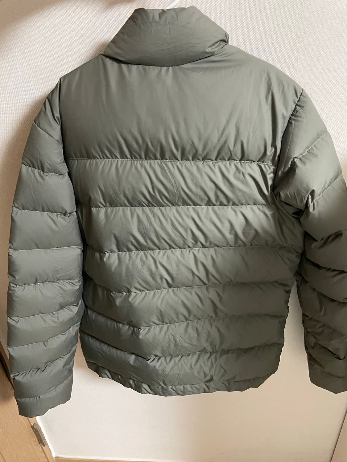 나이키 카키 경량패딩 상품이미지2