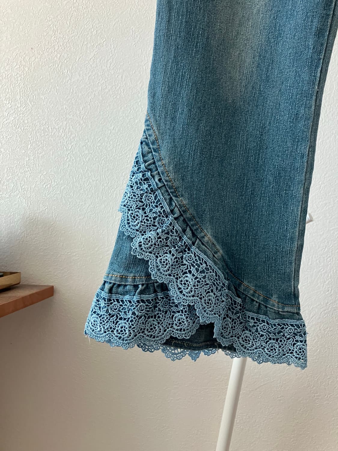 일본빈티지 밑단레이스장식 연청바지 7부바지 카프리진 y2k 상품이미지4