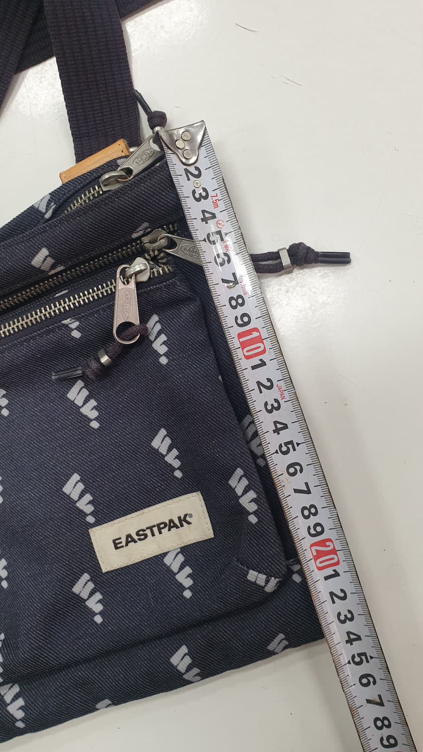 이스트팩 미니 크로스백 상품이미지5