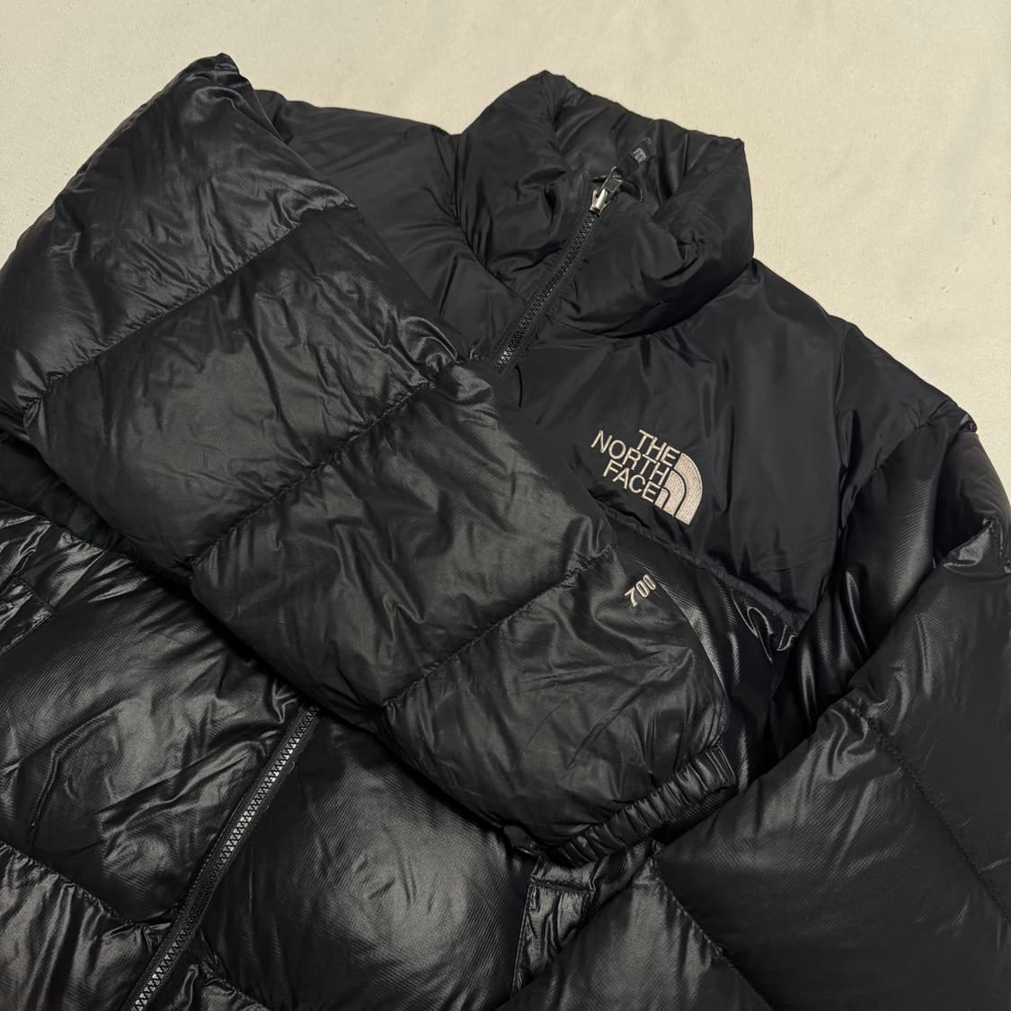 100 노스페이스 눕시 700 유광블랙 구스다운 패딩 상품이미지1