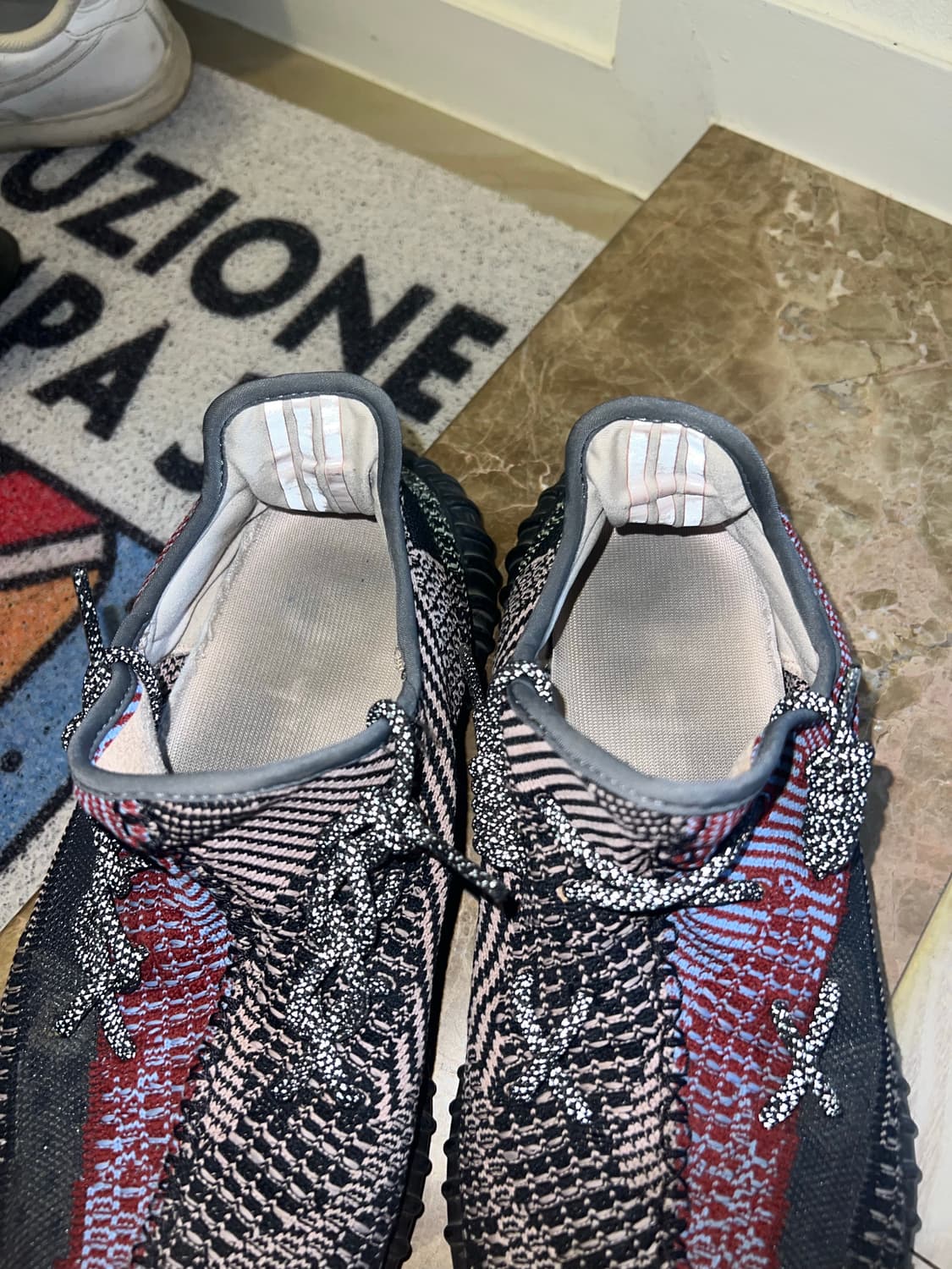 이지부스트 예힐 논 리플렉티브 300 사이즈 상품이미지2