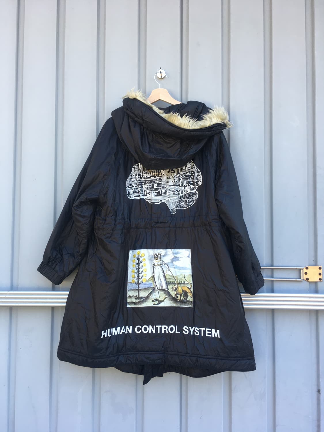 언더커버 17FW 휴먼 컨트롤 시스템 빅 블랙 다운 모즈코트 상품이미지2