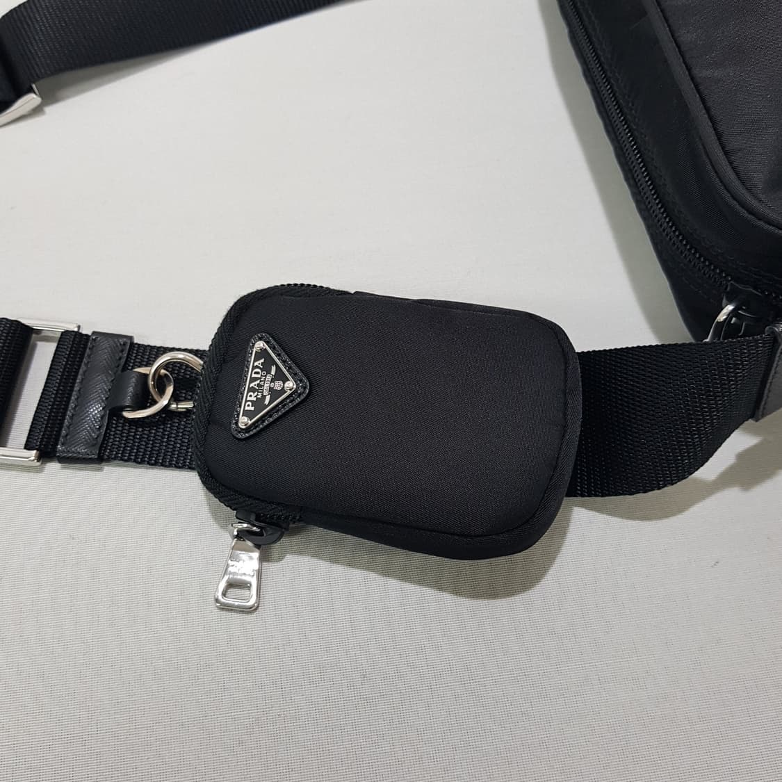 프라다 리나일론 삼각로고 크로스백 1BC167 상품이미지6