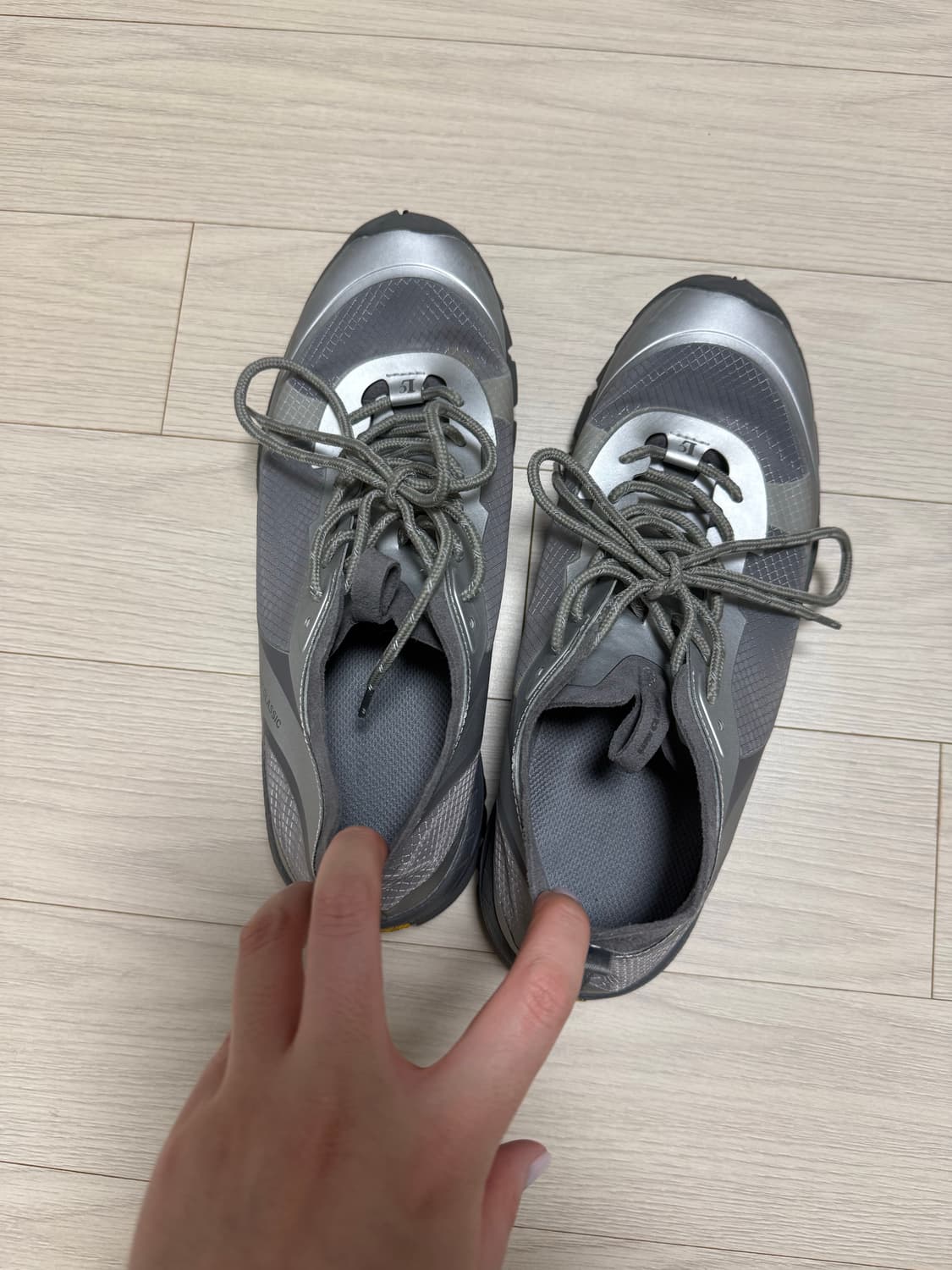 로우클래식 T-1 LC 비브람 스니커즈 실버 / 245 상품이미지2