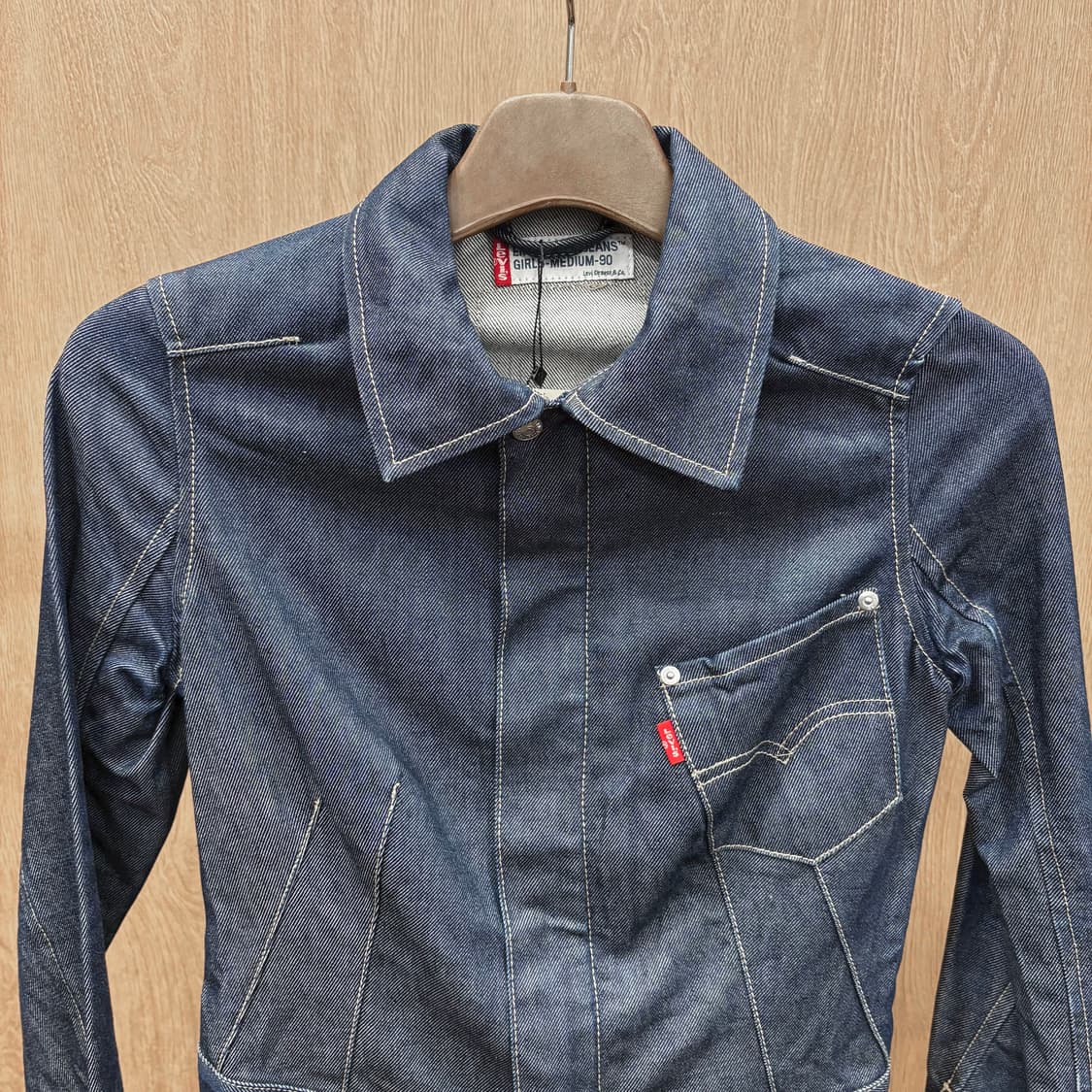 리바이스 엔지니어드 진스 걸즈 크롭 데님 자켓 레드 탭 포켓 디테일 진청 상품이미지4