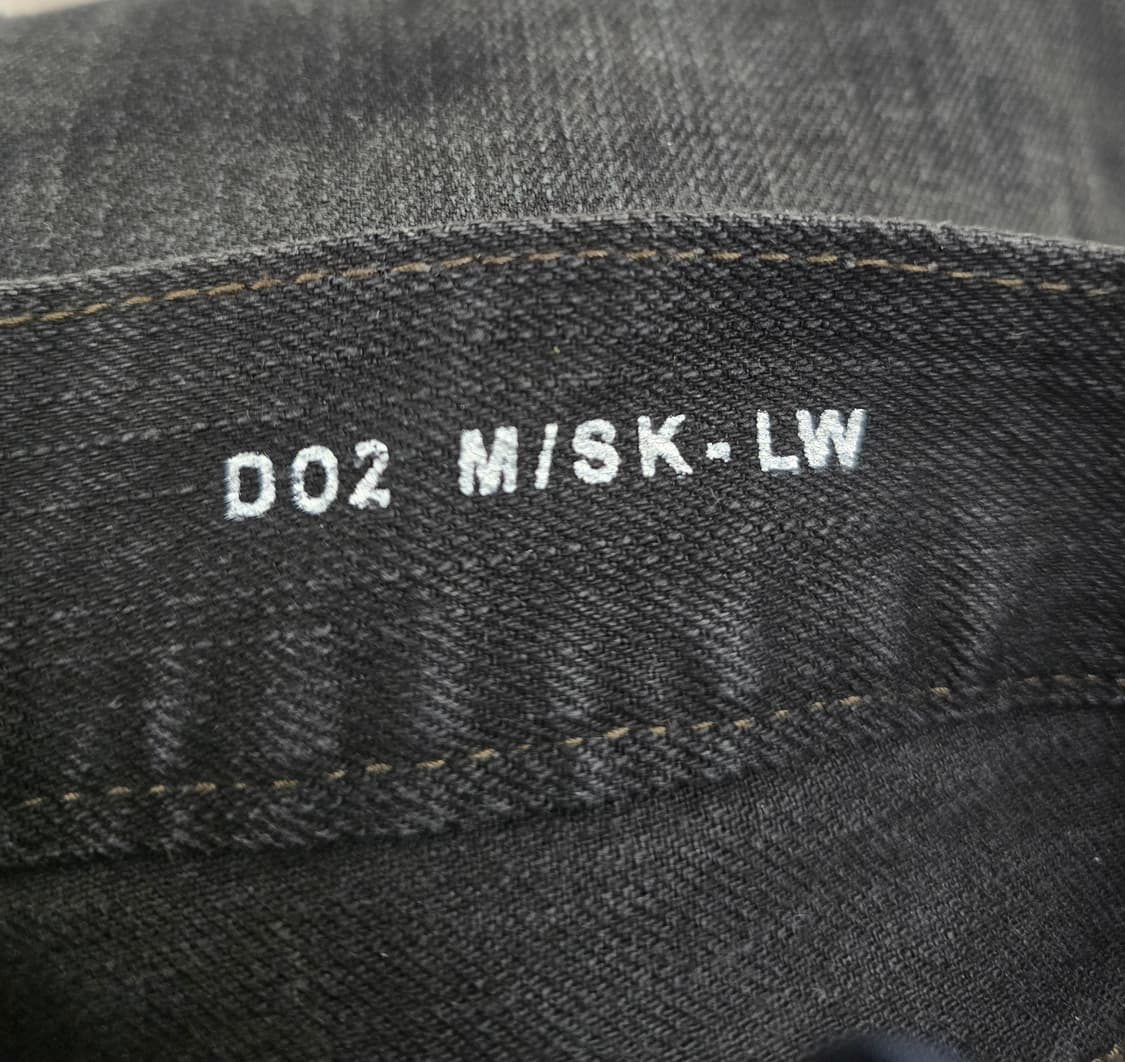 생로랑 무릎찢청 블랙청바지.  싸이즈 32 상품이미지7