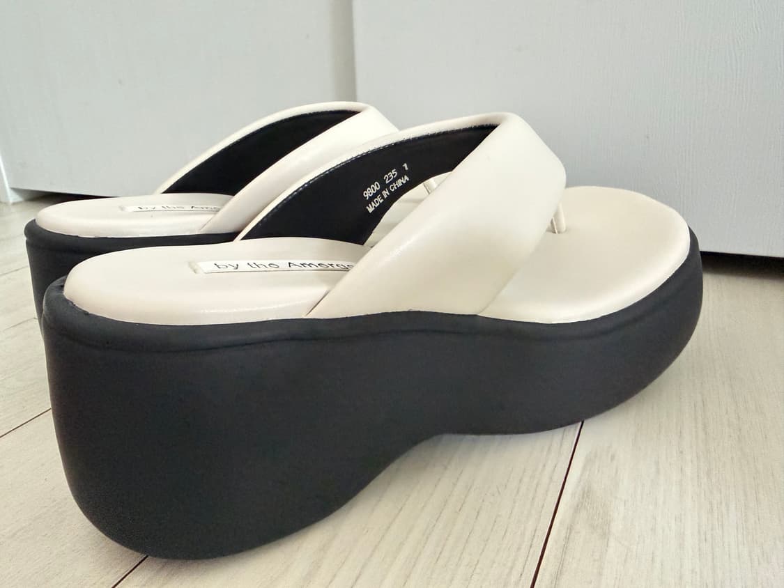 새상품 아이보리 쪼리 235/6cm 상품이미지2