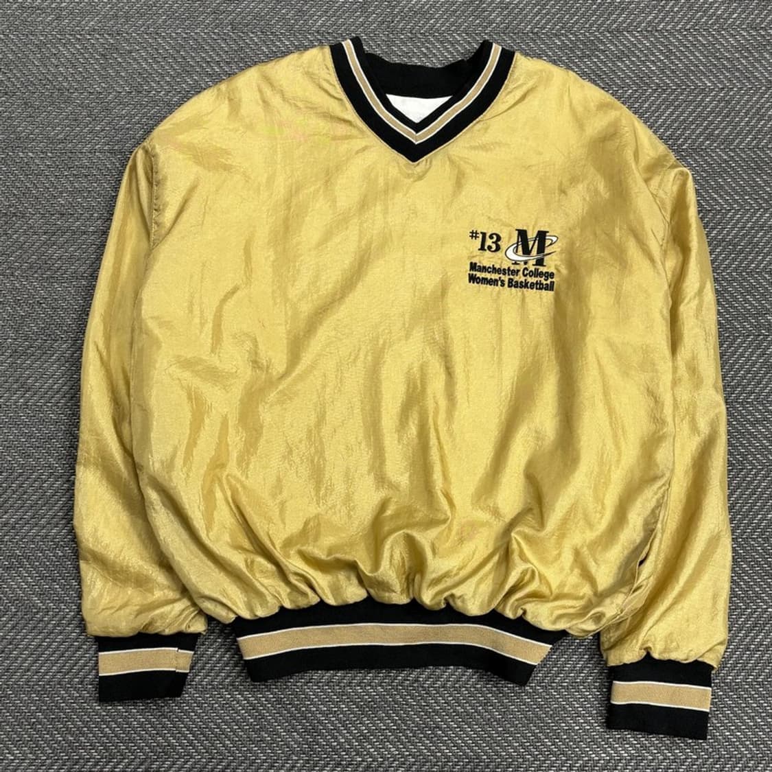 자수 패치 브이넥 풀오버 웜업V0490 상품이미지1