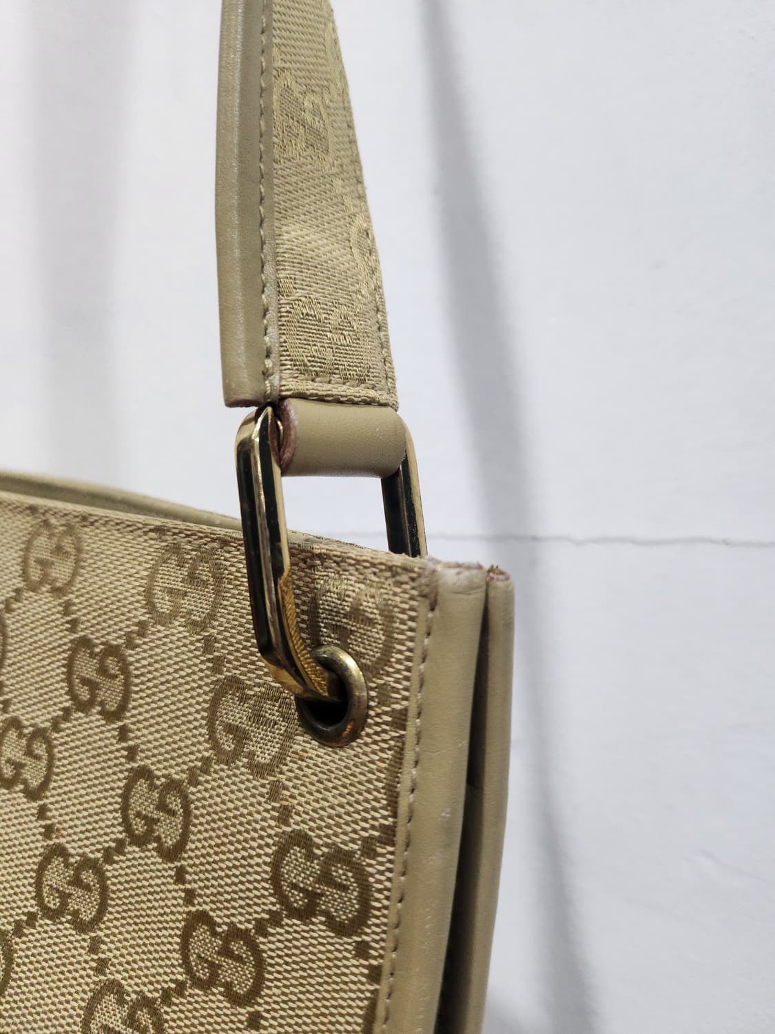 구찌 GG 패턴 크로스백 정품 상품이미지4