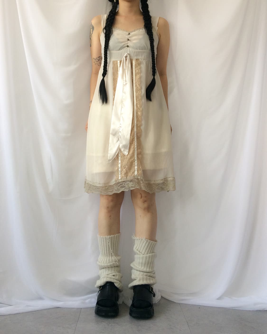 Lace trimming tied point sleeveless onep 상품이미지1