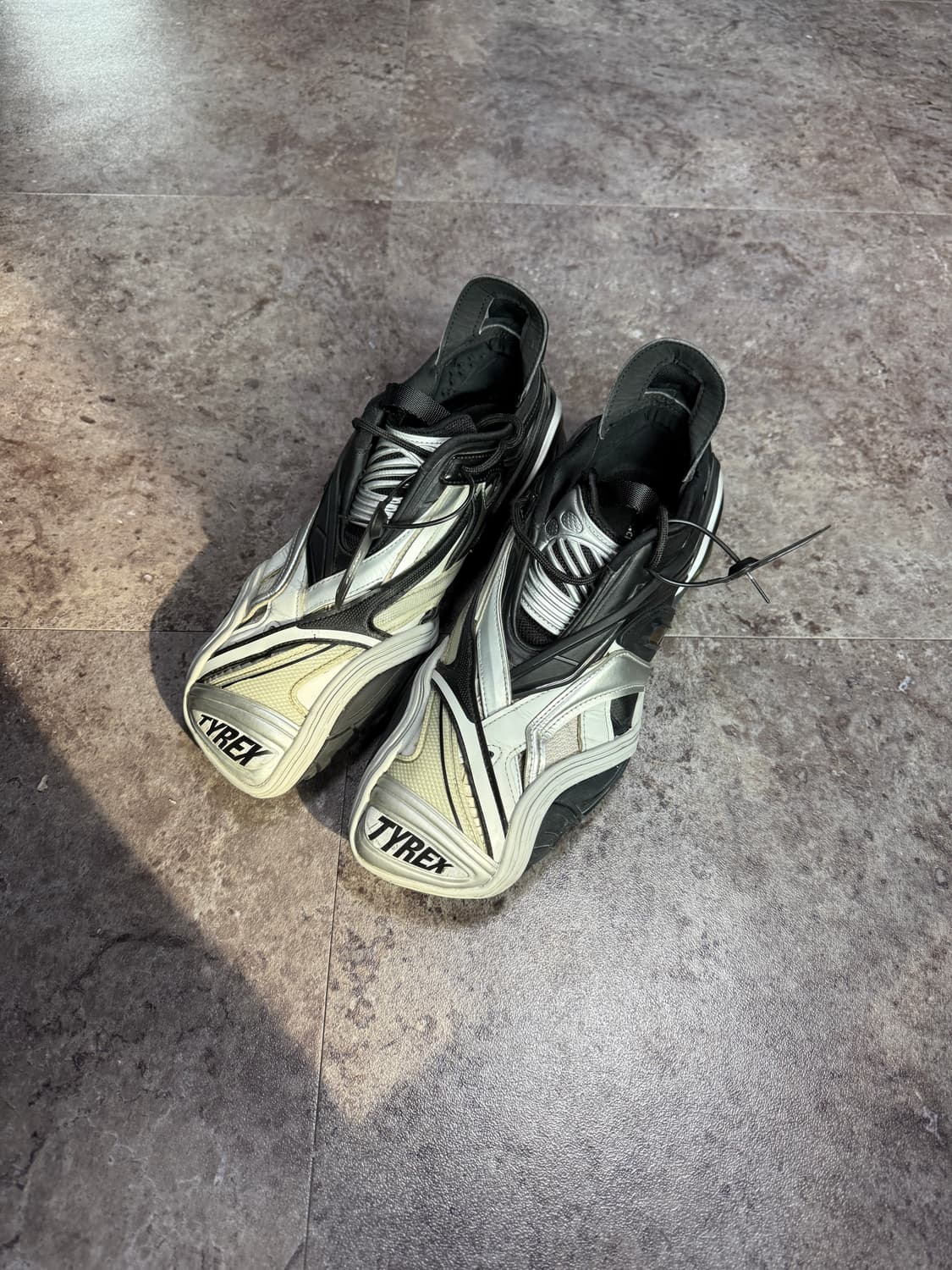 발렌시아가 타이렉스 41 상품이미지2