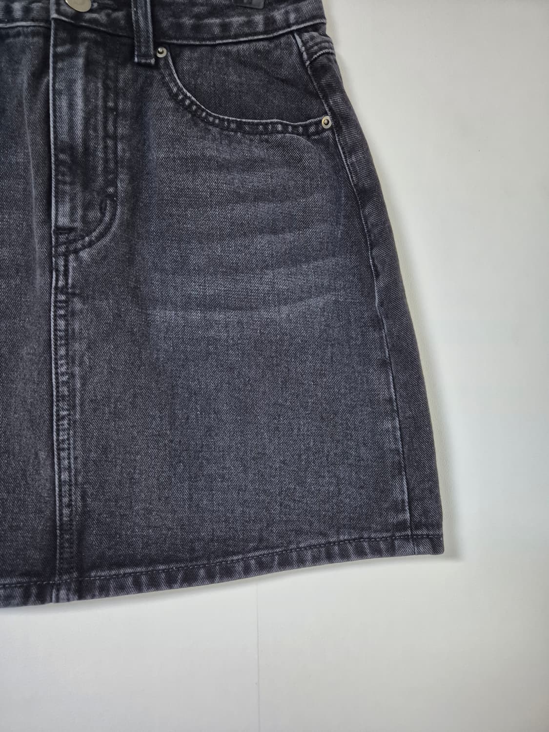 무신사스탠다드 우먼즈 데님 미니 스커트 상품이미지4
