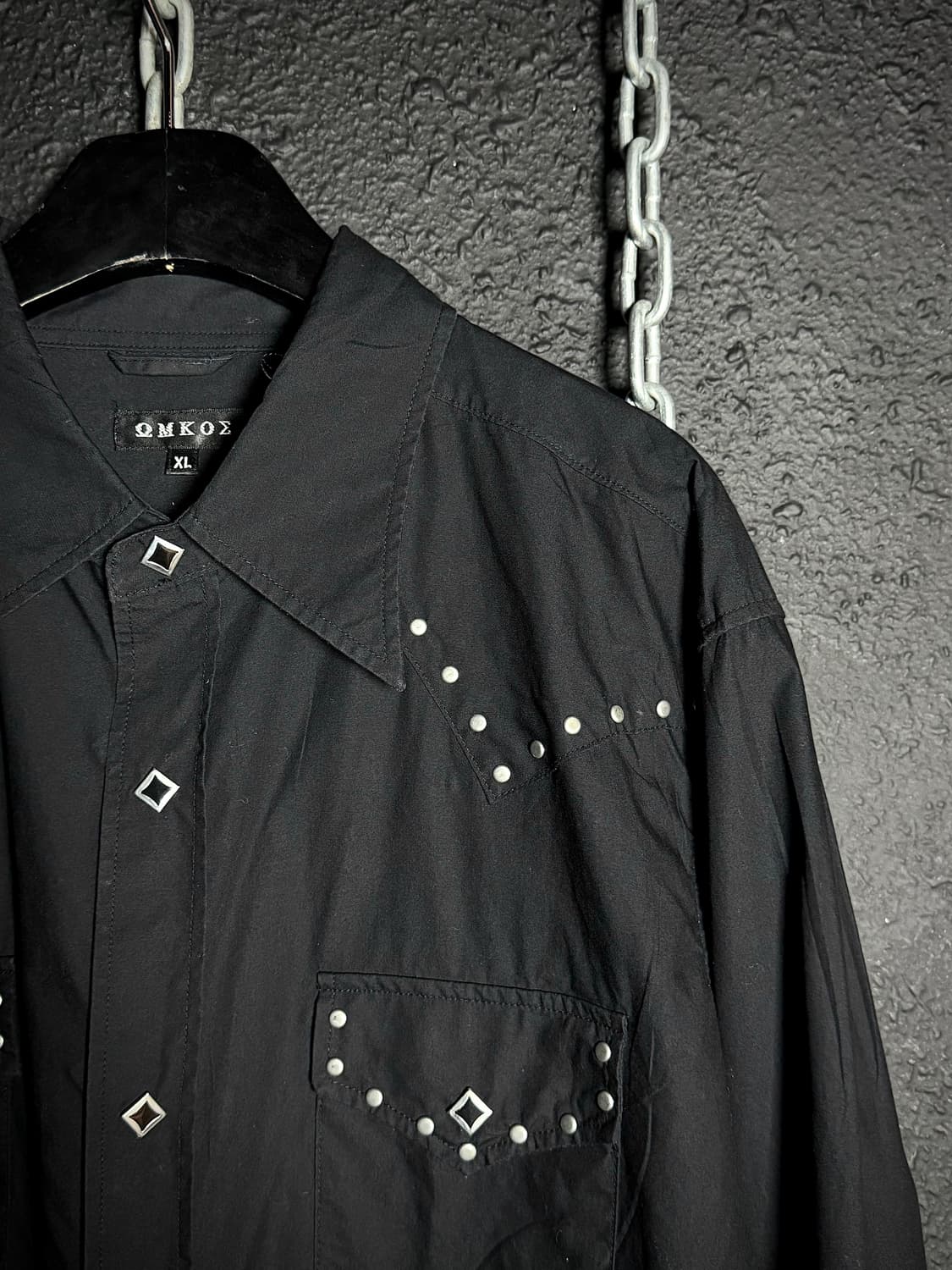 ΩMKΩΣ – Studded Black Western Shirt  블랙  상품이미지3