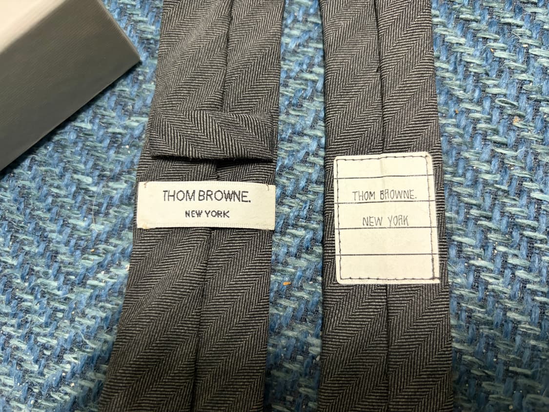 톰브라운 다크그레이 헤링본 타이 상품이미지3