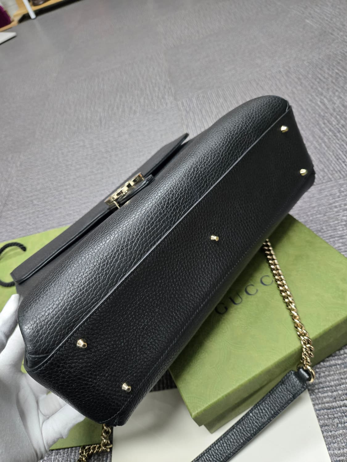 [특가][정품] 구찌 인터로킹 탑핸들백 라지 상품이미지5