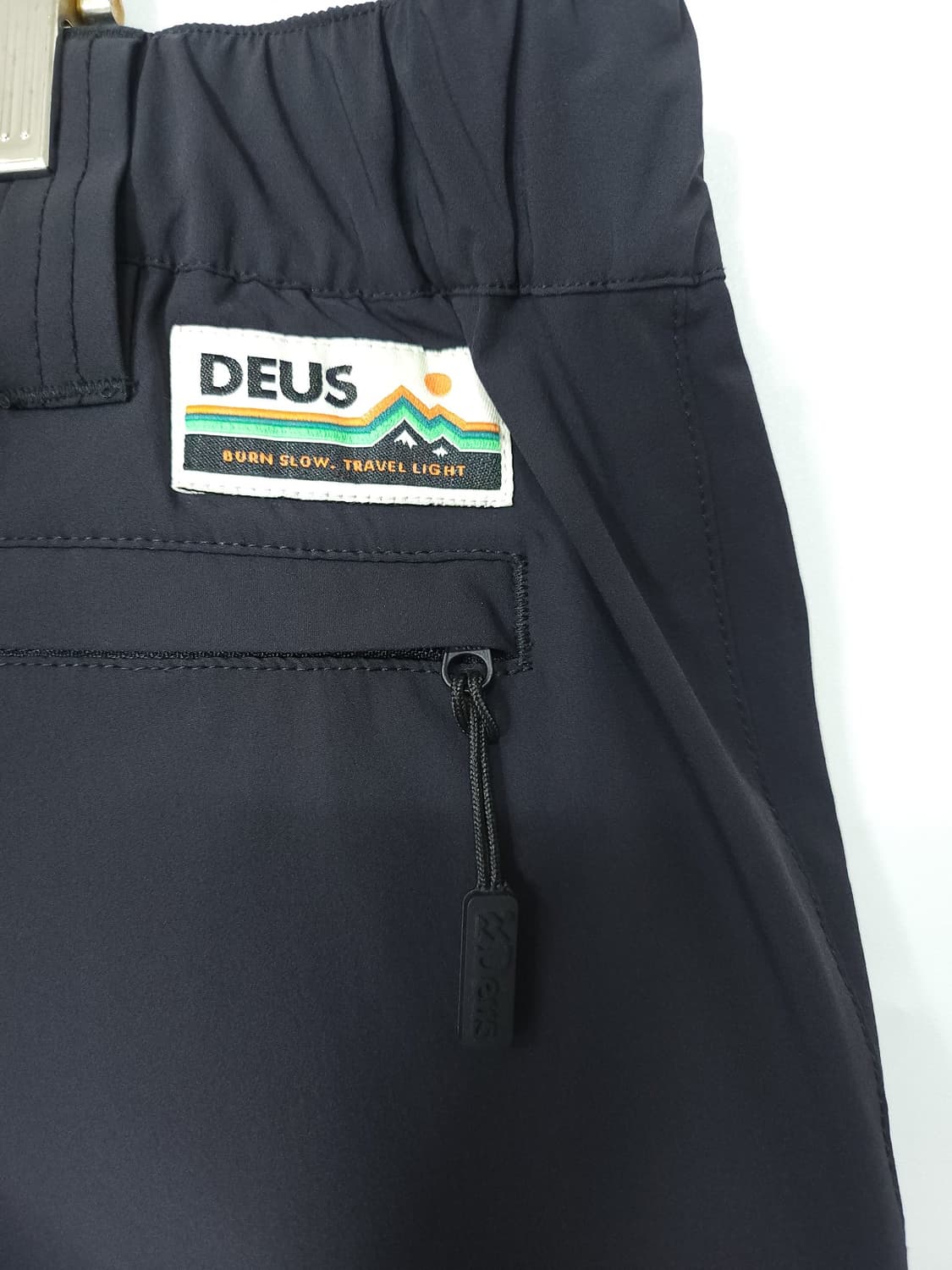 DEUS 데우스 블랙 카고 쇼츠 기능성밴딩 반바지 36인치 상품이미지6