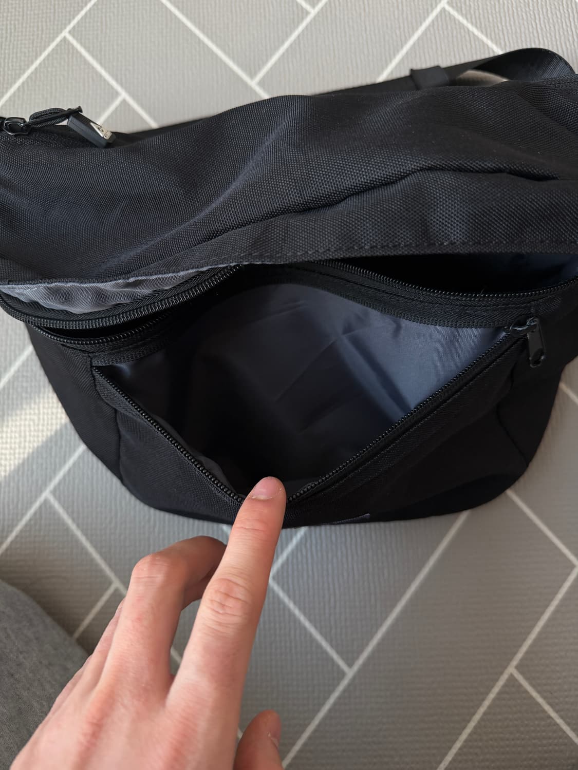 게리 크로스백 상품이미지3