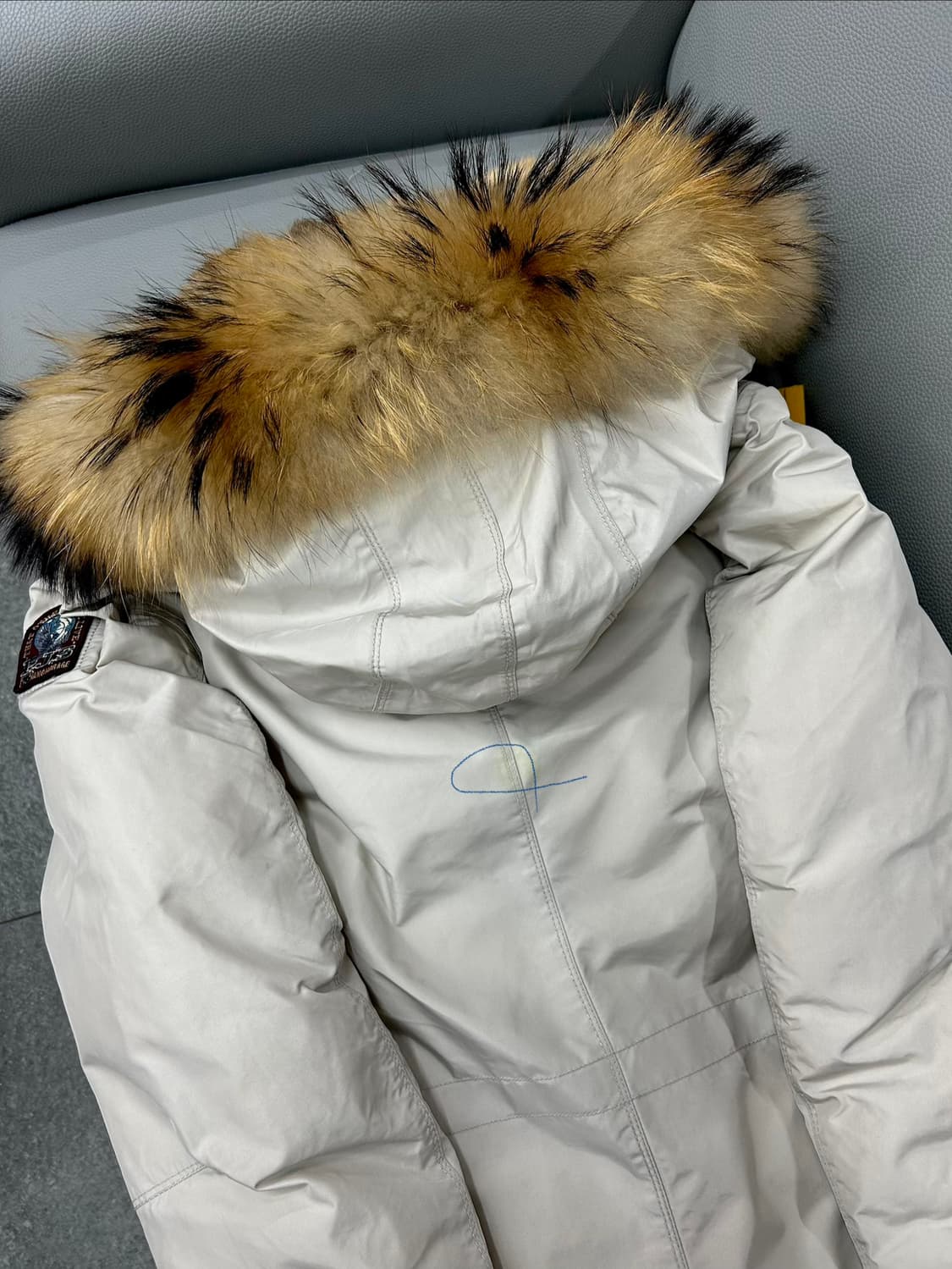 파라점퍼스 여성 라쿤퍼후드 롱다운패딩(M) 상품이미지10