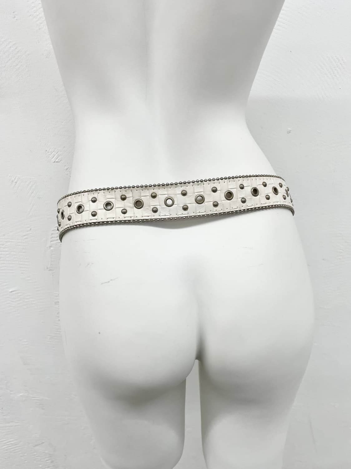 화이트 펀칭 버클 벨트 상품이미지4
