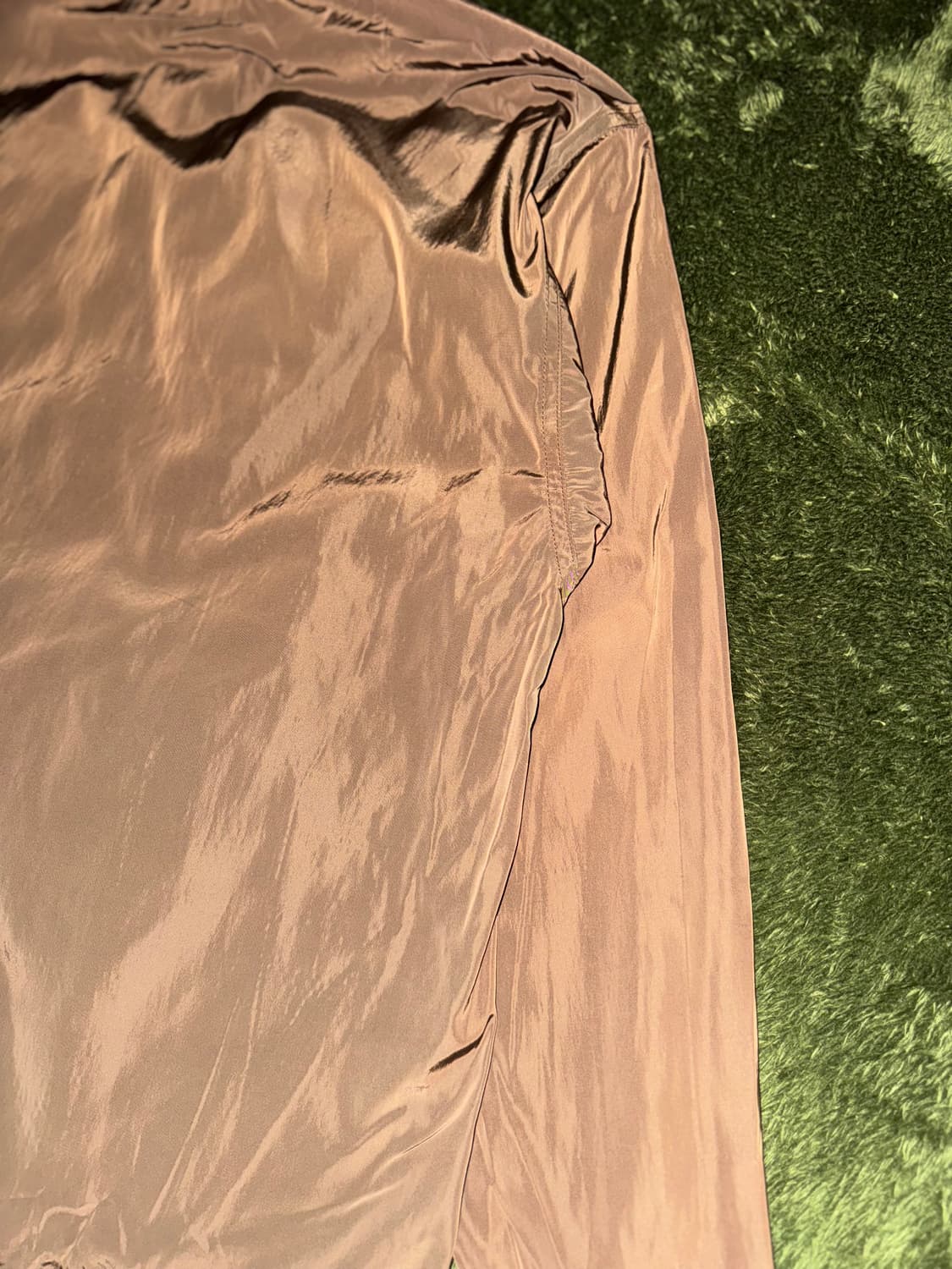 [L] 더뮤지엄비지터 하트 엠보스드 폴리 자켓 브라운 상품이미지8