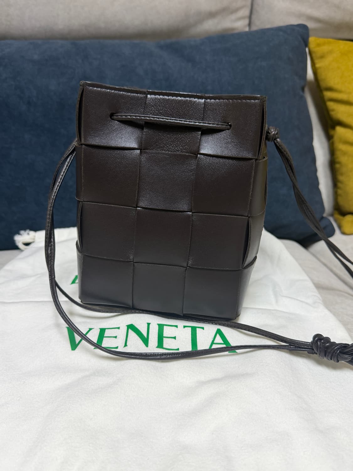 보테가베네타 카세트버킷백 폰단테 상품이미지3