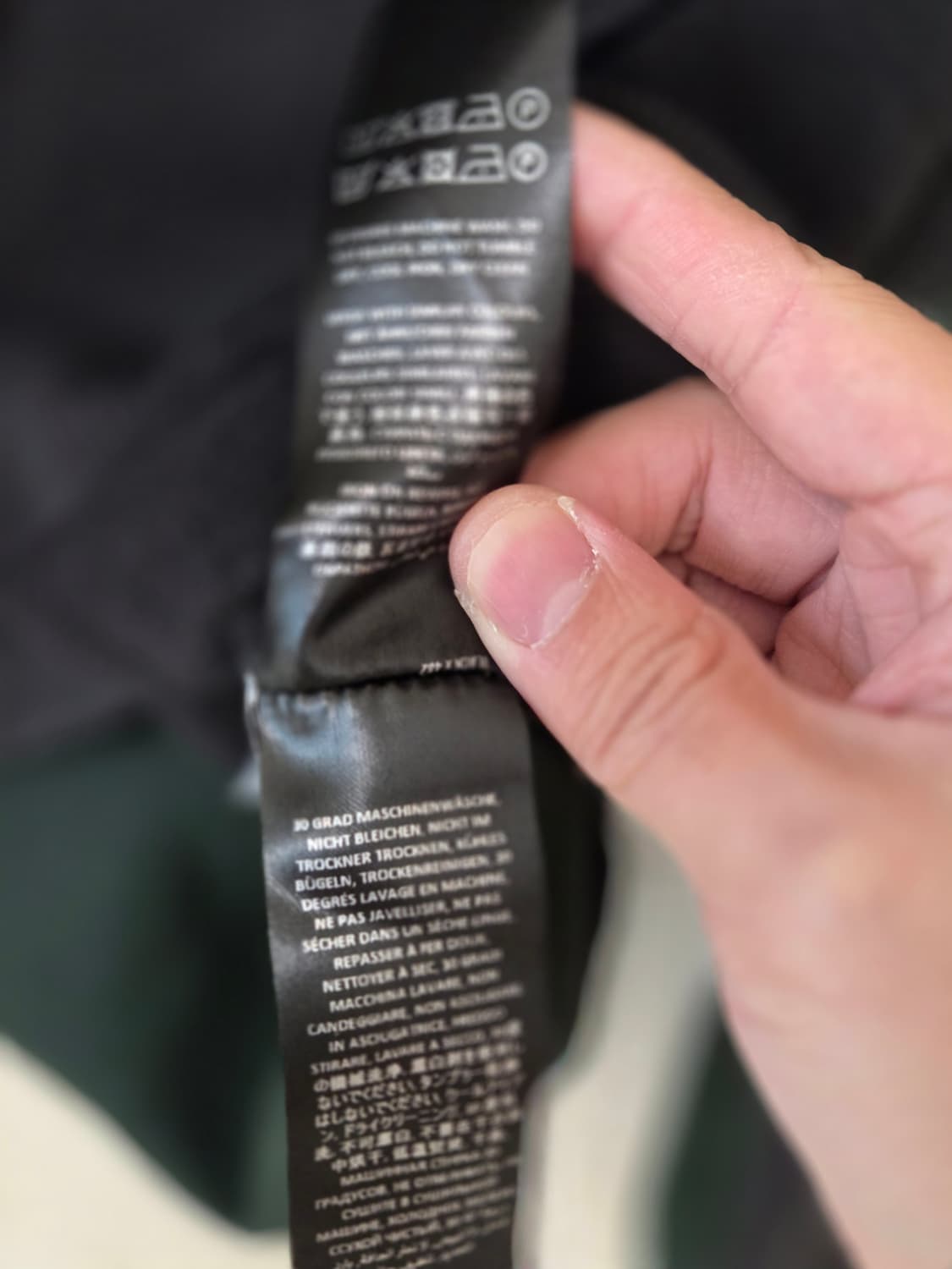 JW앤더슨 플리스 후드티 블랙/그린 M

상태 최상 상품이미지6