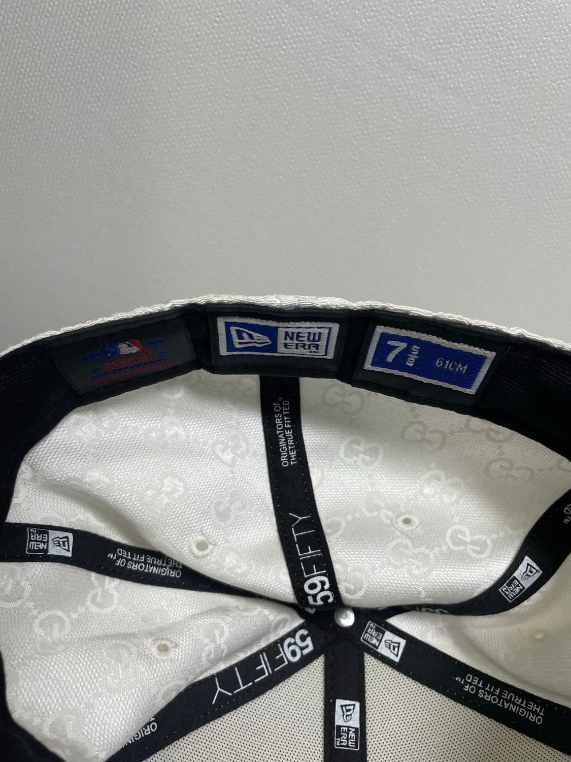 정품 뉴에라 x 구찌 스냅백 화이트 상품이미지3