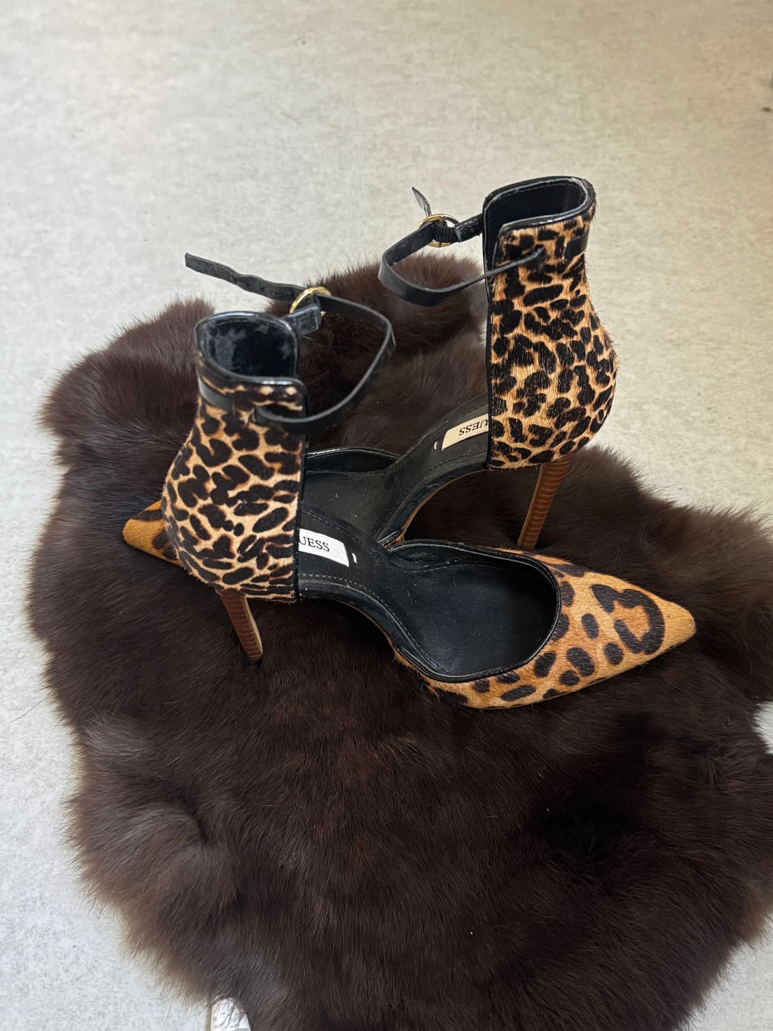 Guess 갸루 레오파드 멀티포니헤어 힐 상품이미지4