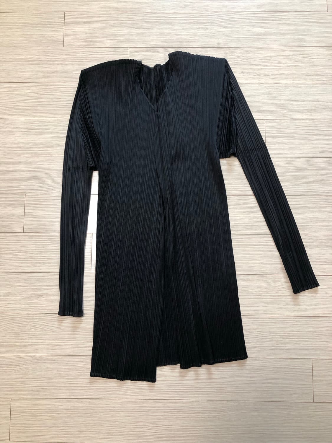 pleats please 플리츠플리즈 검정 노버튼 퍼프 롱 가디건 상품이미지6