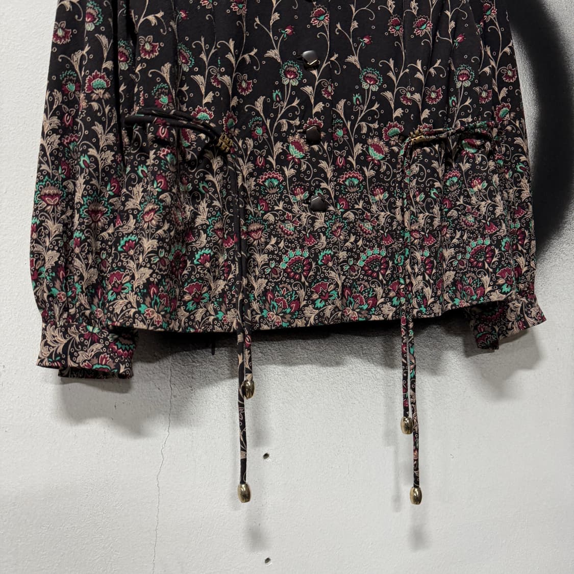 VTG 빈티지 딥 브라운 오리엔탈 페이즐리 풀 패턴 스트링 블라우스 셔츠 상품이미지4