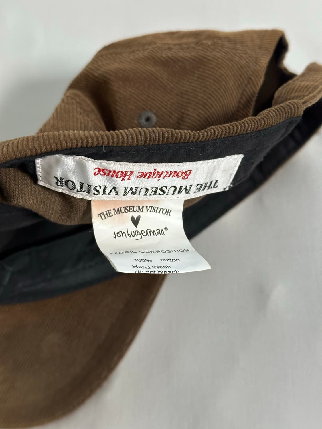 더뮤지엄비지터 존버거맨 볼캡 브라운 상품이미지3